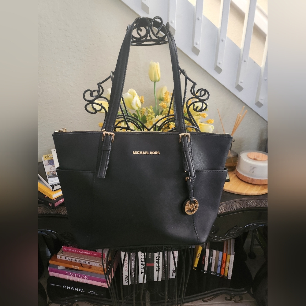 Michael Kors leather shoulder bag